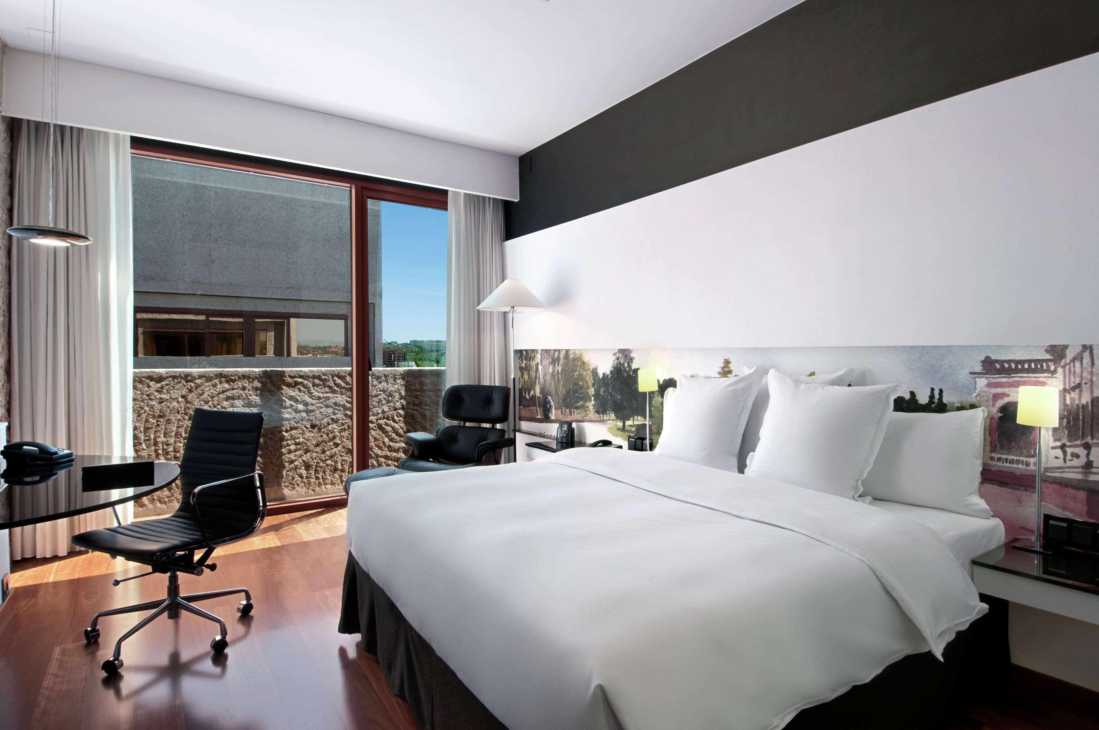 Отель Hilton Madrid Airport Номер фото