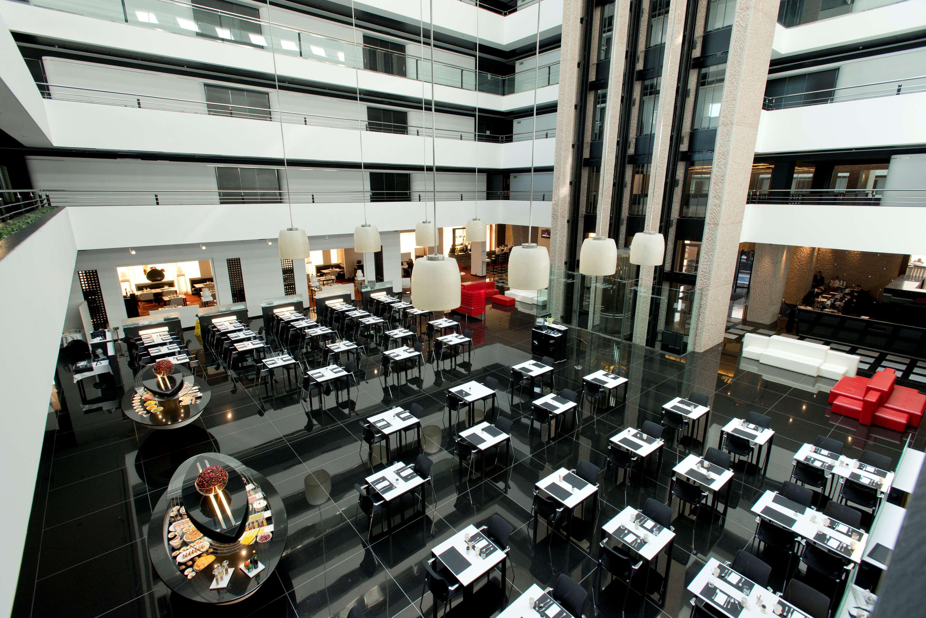 Отель Hilton Madrid Airport Ресторан фото