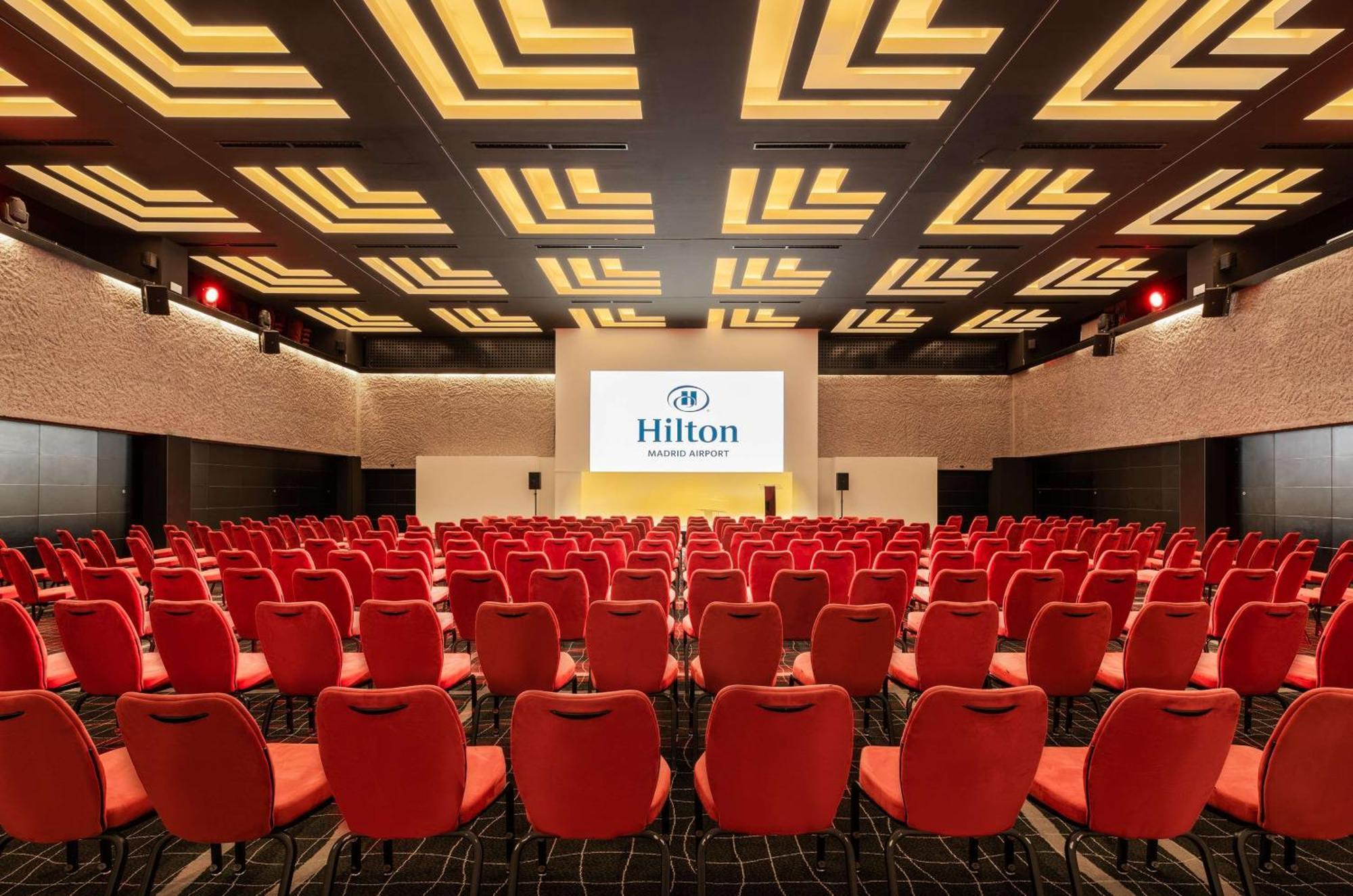 Отель Hilton Madrid Airport Экстерьер фото