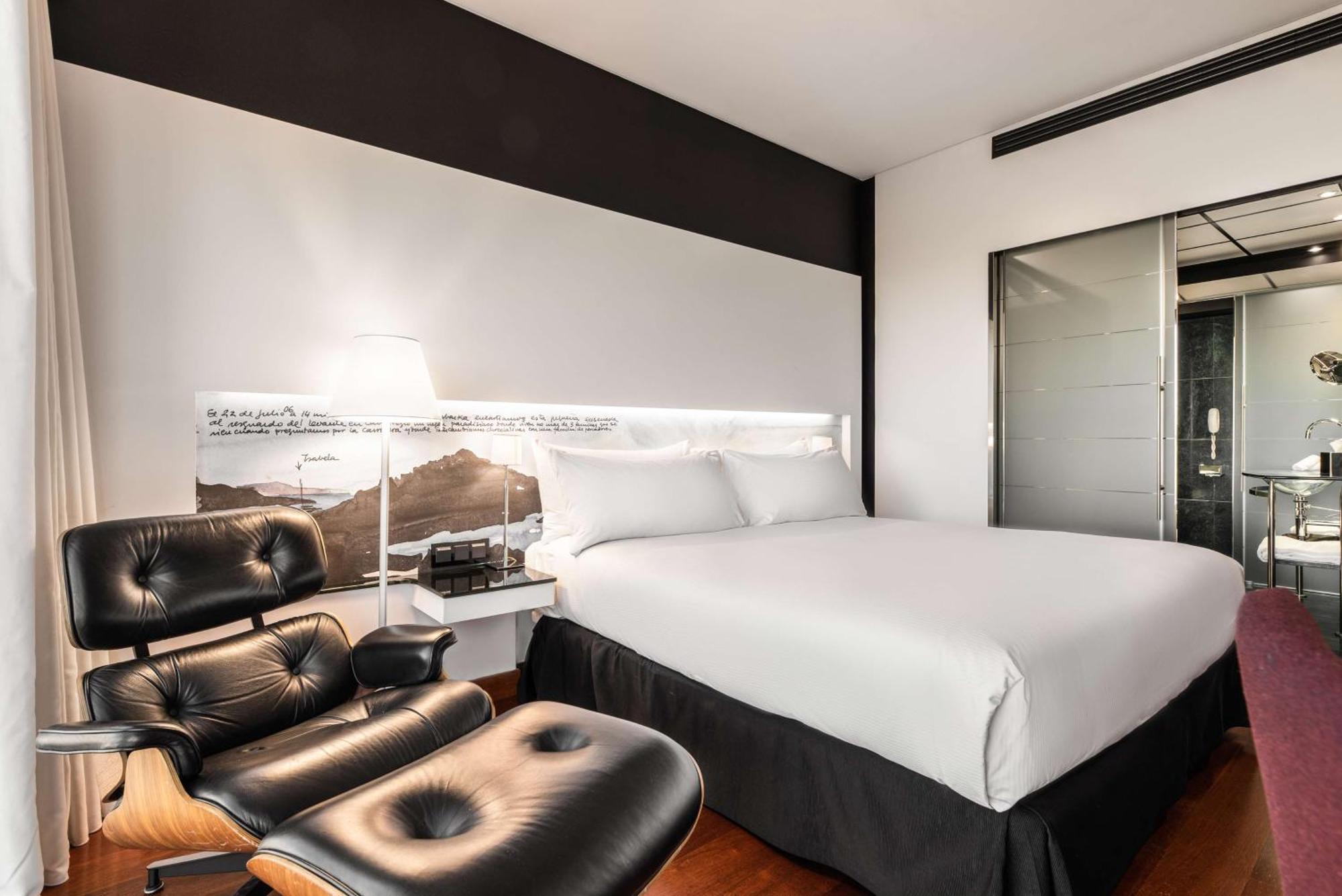 Отель Hilton Madrid Airport Экстерьер фото